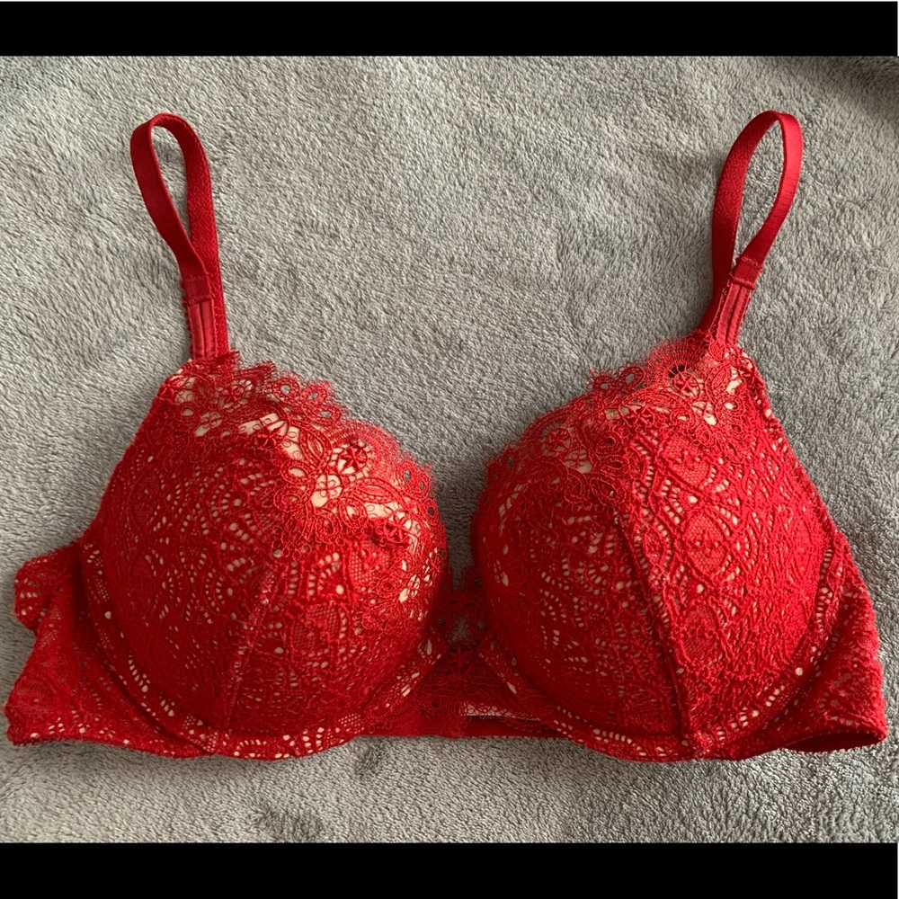 Victoria’s Secret Dream Angels push-up bra 34b